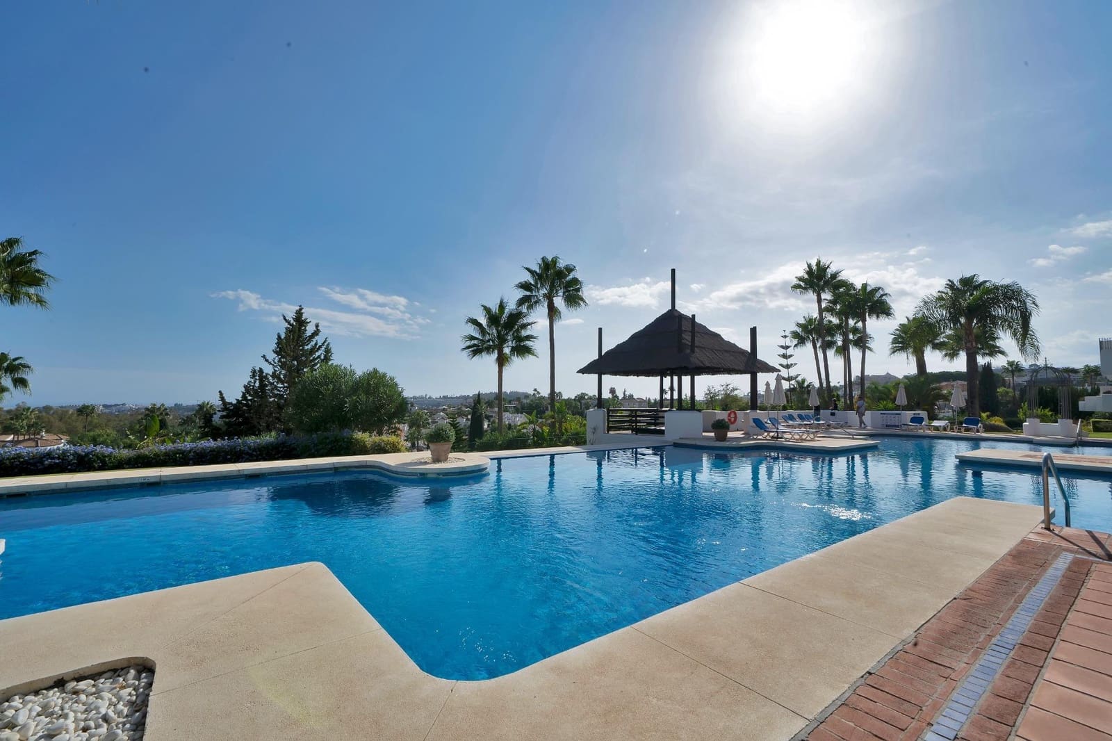 Apartamento de 3 habitaciones en Marbella en venta con piscina garaje - 1.150.000 € (Ref: 10142484)