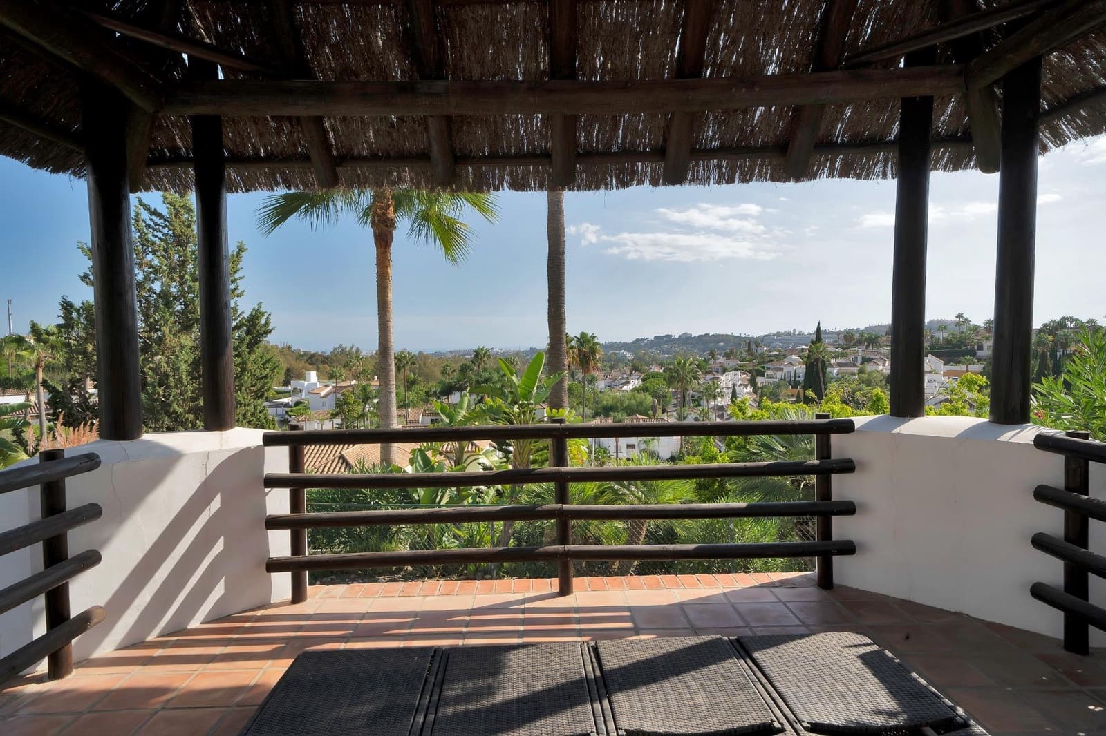 Apartamento de 3 habitaciones en Marbella en venta con piscina garaje - 1.150.000 € (Ref: 10142484)