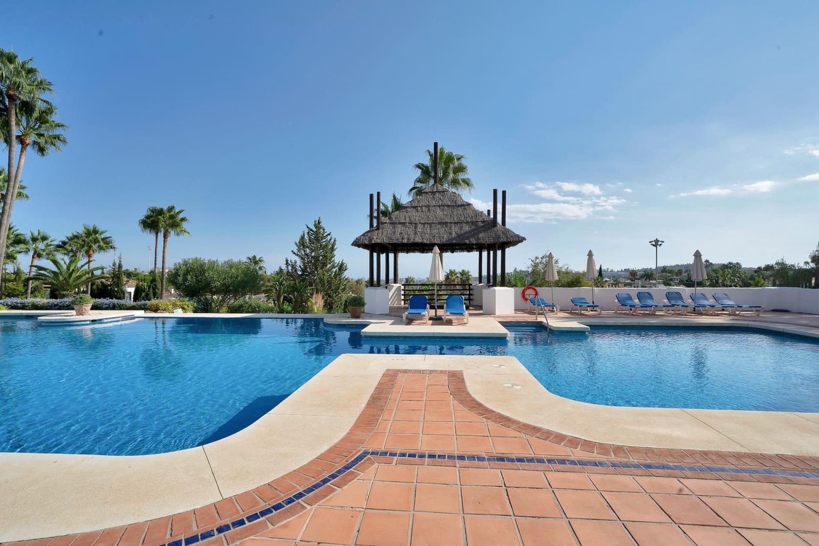 Apartamento de 3 habitaciones en Marbella en venta con piscina garaje - 1.150.000 € (Ref: 10142484)