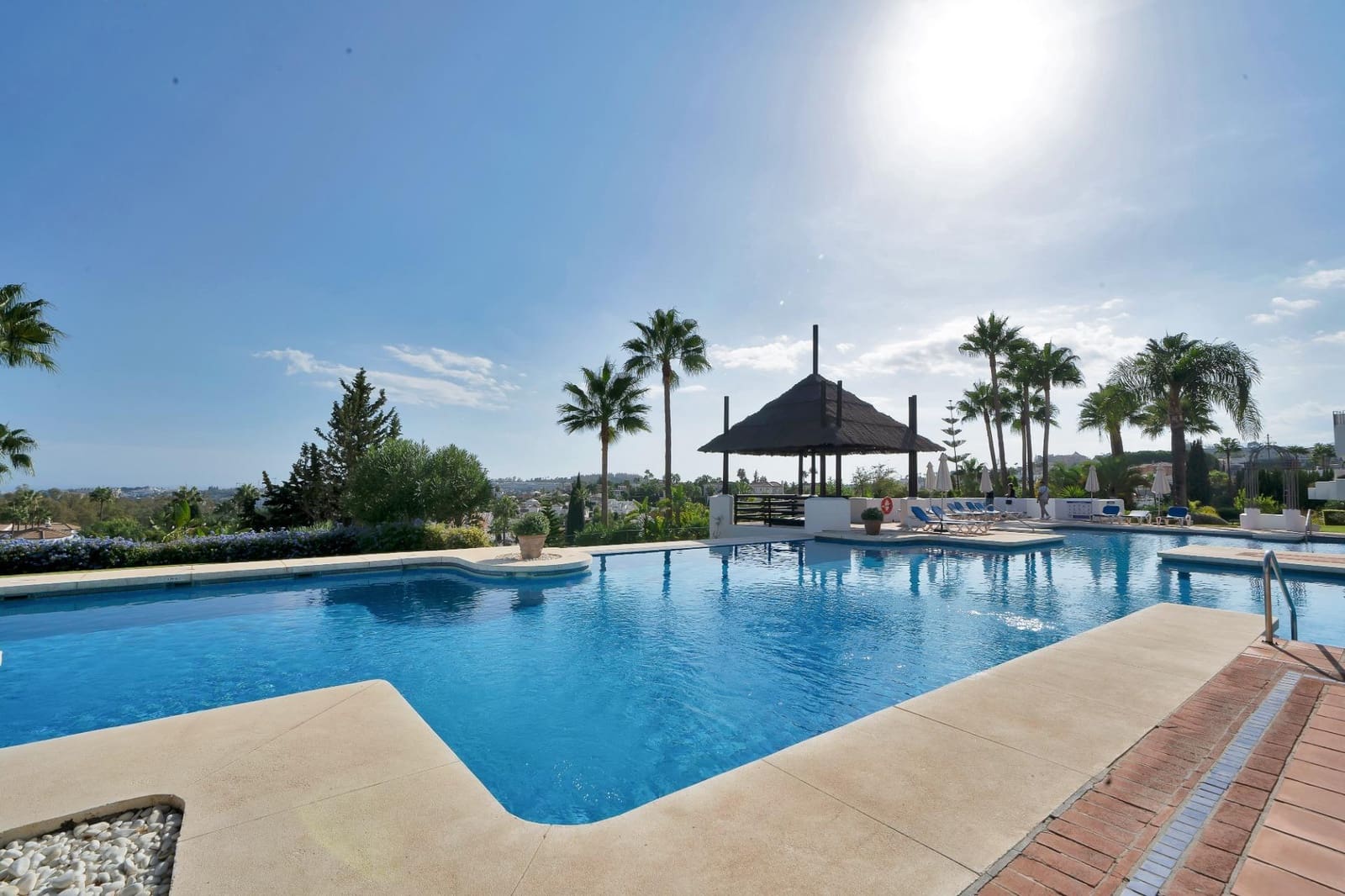Apartamento de 3 habitaciones en Marbella en venta con piscina garaje - 1.150.000 € (Ref: 10142484)