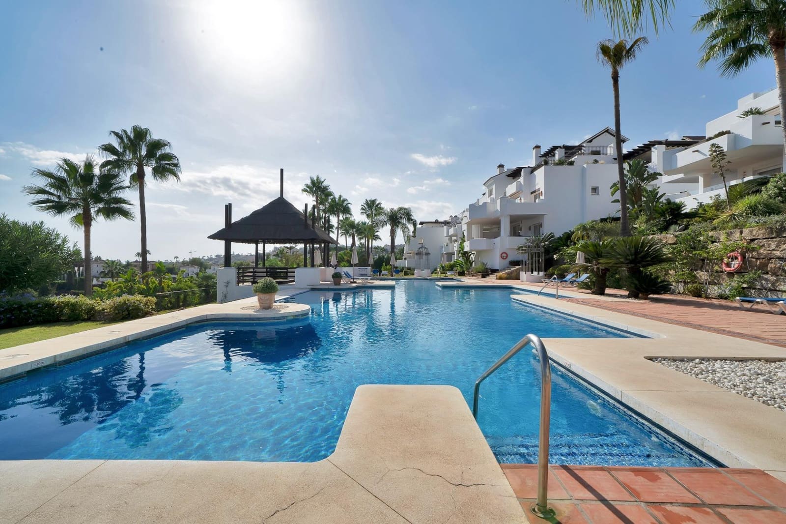 Apartamento de 3 habitaciones en Marbella en venta con piscina garaje - 1.150.000 € (Ref: 10142484)