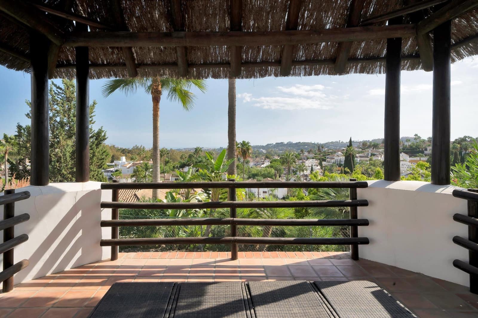 Apartamento de 3 habitaciones en Marbella en venta con piscina garaje - 1.150.000 € (Ref: 10142484)