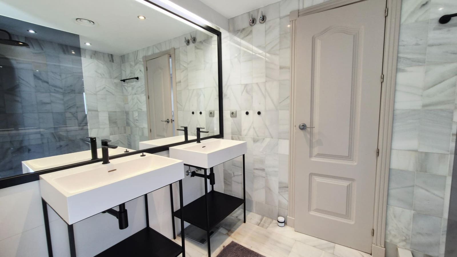 3 chambre Appartement à vendre à Nueva Andalucia avec piscine - 545 000 € (Ref: 10157770)