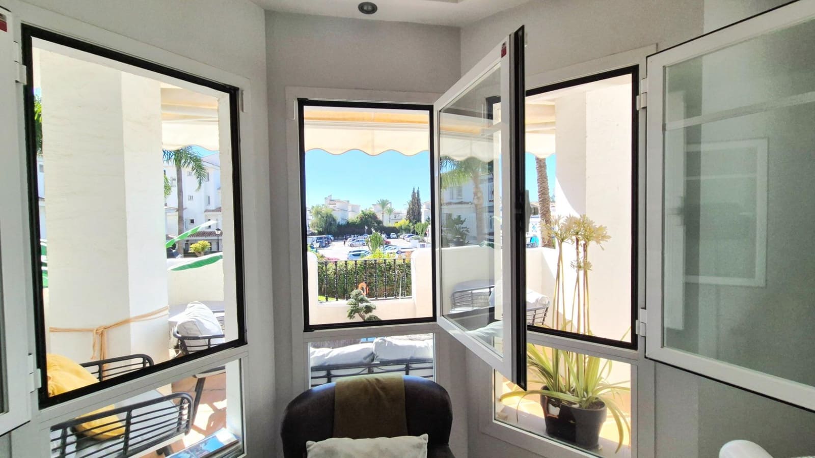 3 chambre Appartement à vendre à Nueva Andalucia avec piscine - 545 000 € (Ref: 10157770)