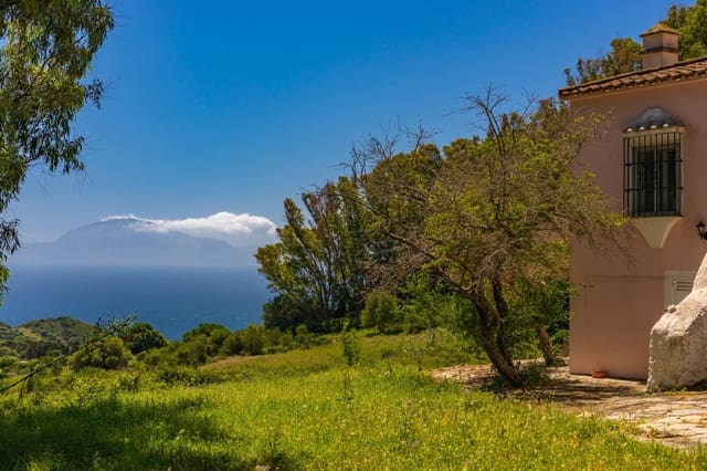 7 bedroom Finca/Country House for sale in Tarifa with pool garage - € 4,550,000 (Ref: 9027358)