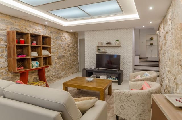 3 bedroom Townhouse for sale in A Coruña city - € 640,000 (Ref: 9027362)