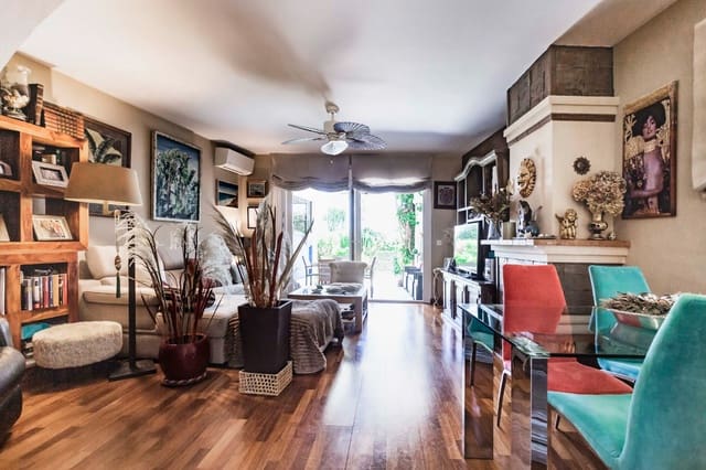 3 quarto Moradia Geminada para venda em Nagüeles Alto, Marbella com piscina - 699 000 € (Ref: 9027364)