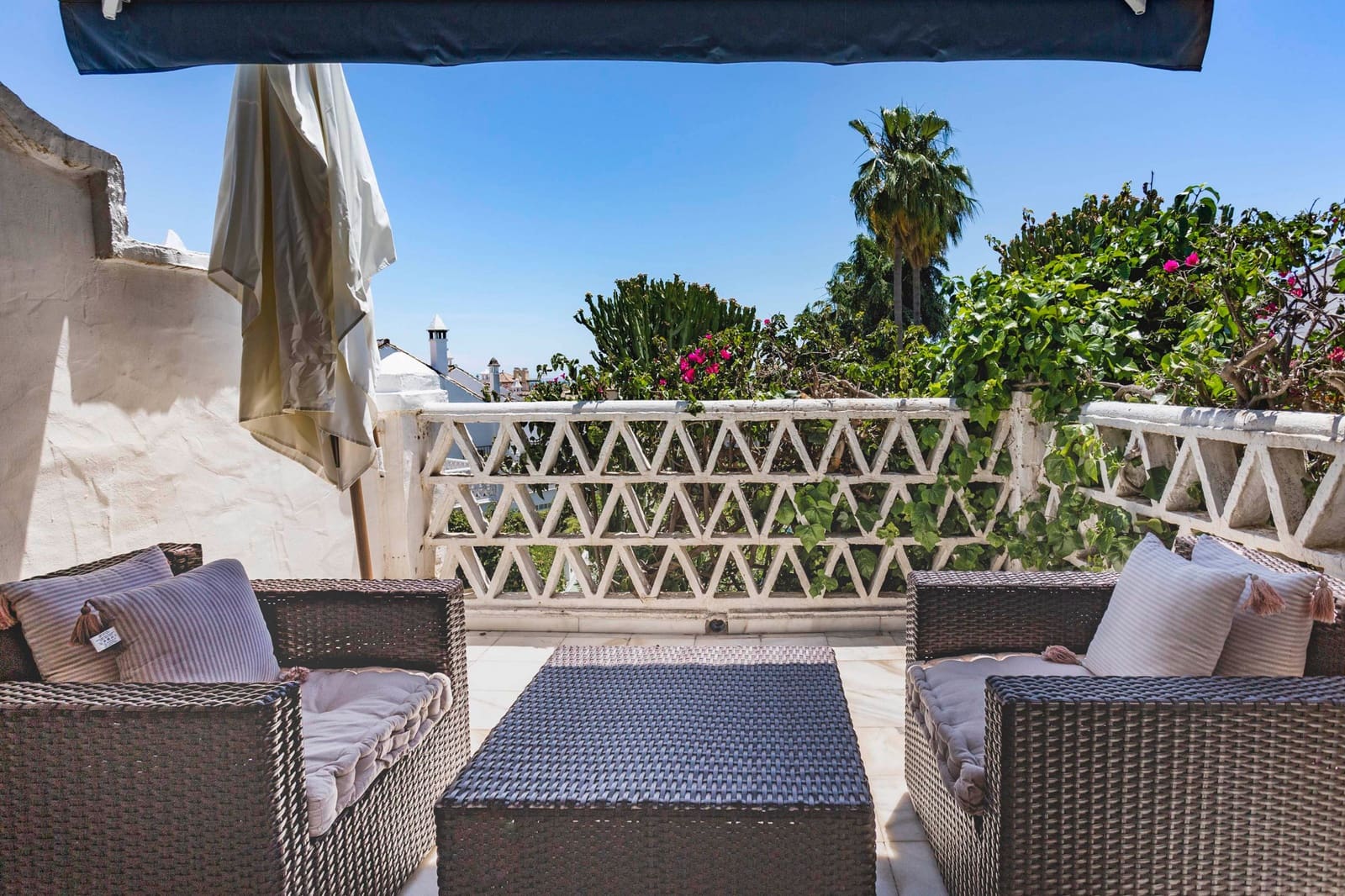 3 soveværelse Semi-Rækkehus til salg i Marbella med swimmingpool - € 699.000 (Ref: 9027364)