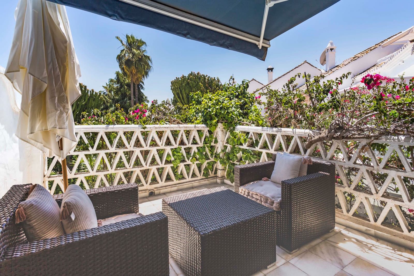 3 soveværelse Semi-Rækkehus til salg i Marbella med swimmingpool - € 699.000 (Ref: 9027364)