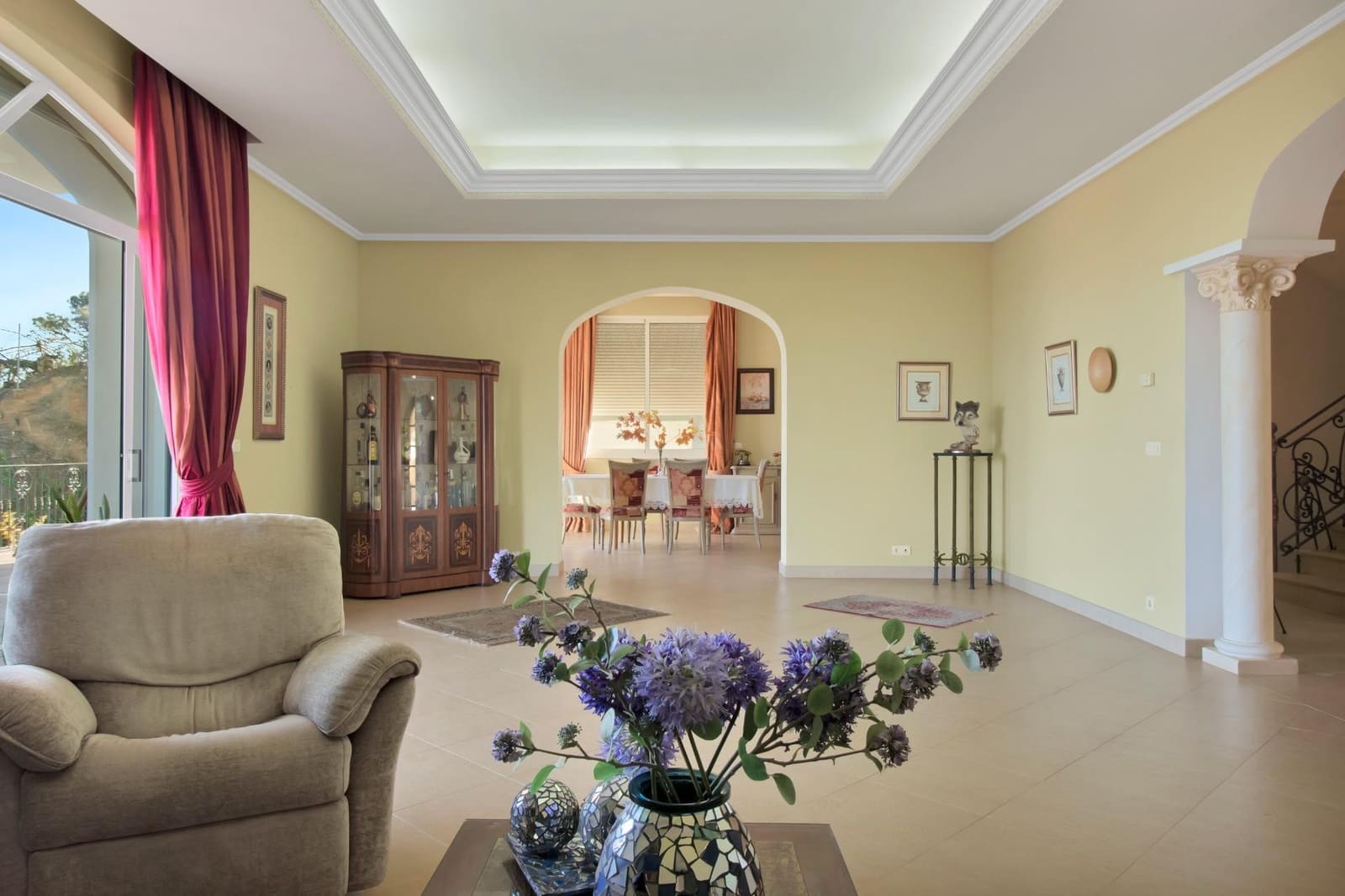 8 bedroom Villa for sale in Estepona with pool - € 2,500,000 (Ref: 9027367)