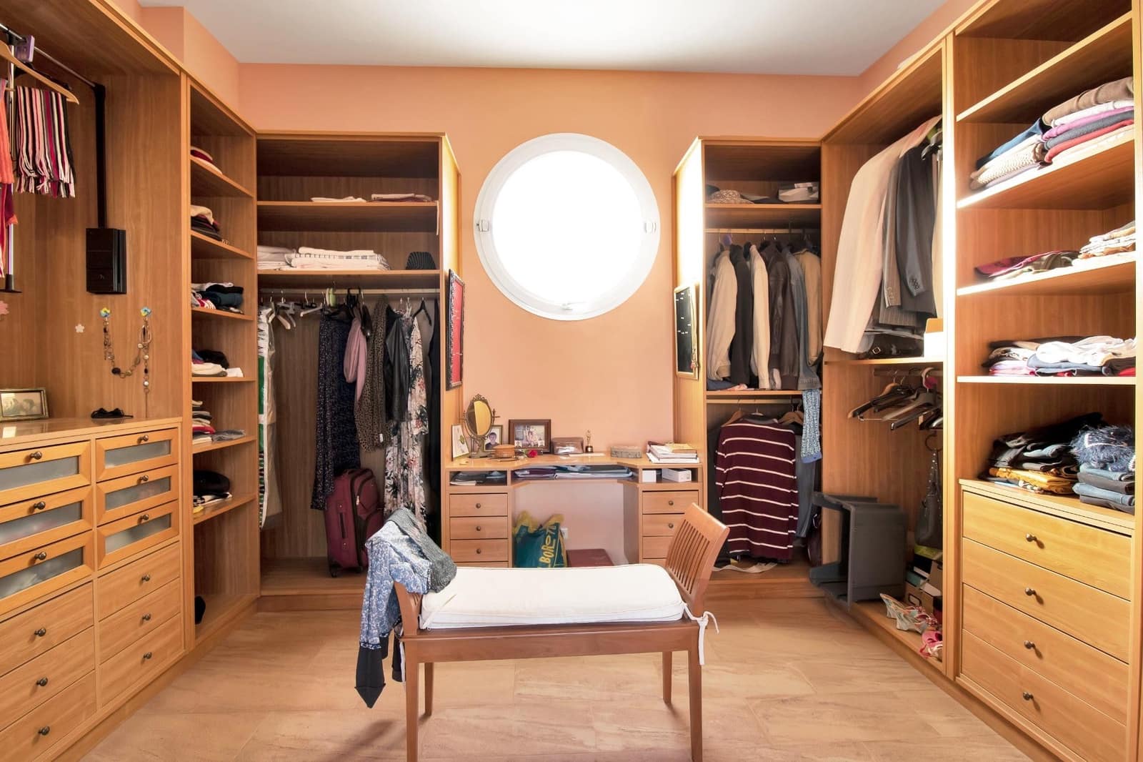 8 bedroom Villa for sale in Estepona with pool - € 2,500,000 (Ref: 9027367)