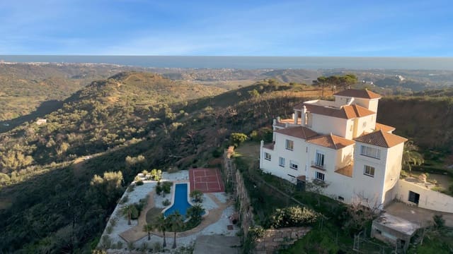 8 sypialnia Willa na sprzedaż w Estepona z basenem - 2 100 000 € (Ref: 9027367)