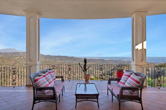 8 sypialnia Willa na sprzedaż w Estepona z basenem - 2 100 000 € (Ref: 9027367)