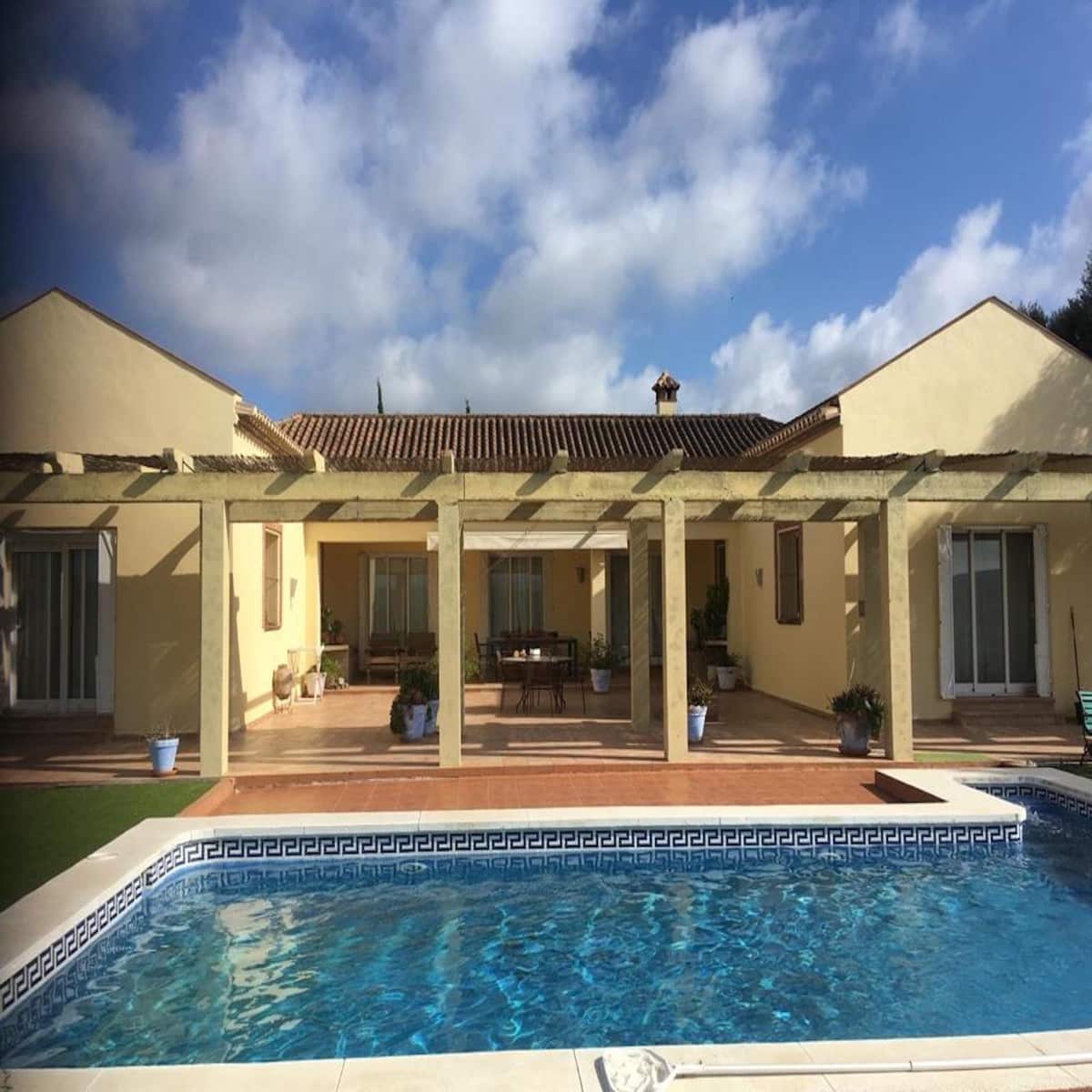 6 soveværelse Villa til salg i San Martin del Tesorillo med swimmingpool garage - € 1.900.000 (Ref: 9027368)