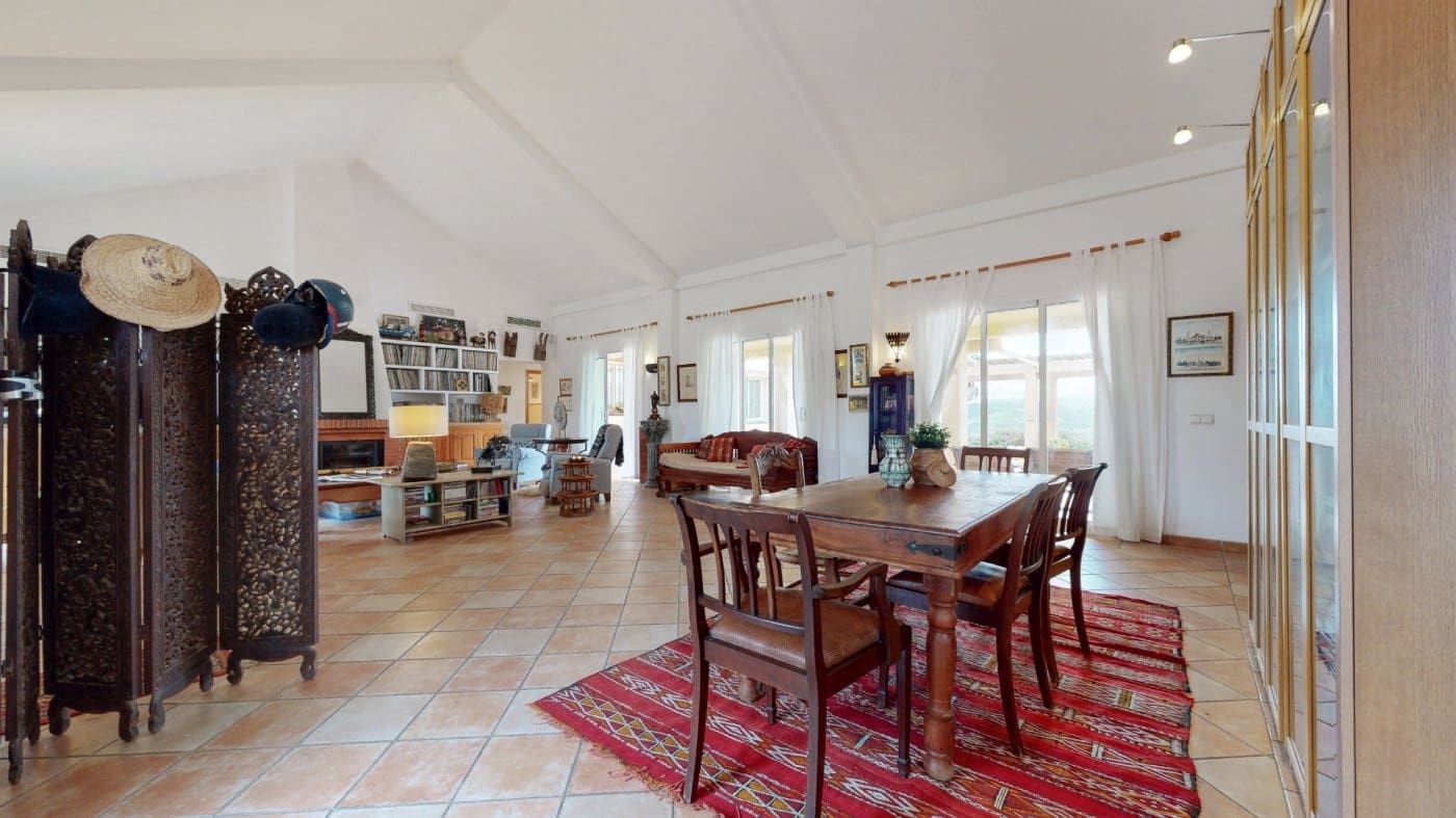 6 quarto Moradia para venda em San Martin del Tesorillo com piscina garagem - 1 900 000 € (Ref: 9027368)