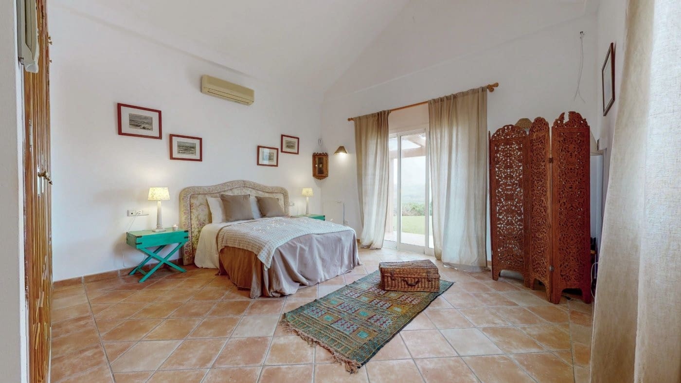 6 quarto Moradia para venda em San Martin del Tesorillo com piscina garagem - 1 900 000 € (Ref: 9027368)