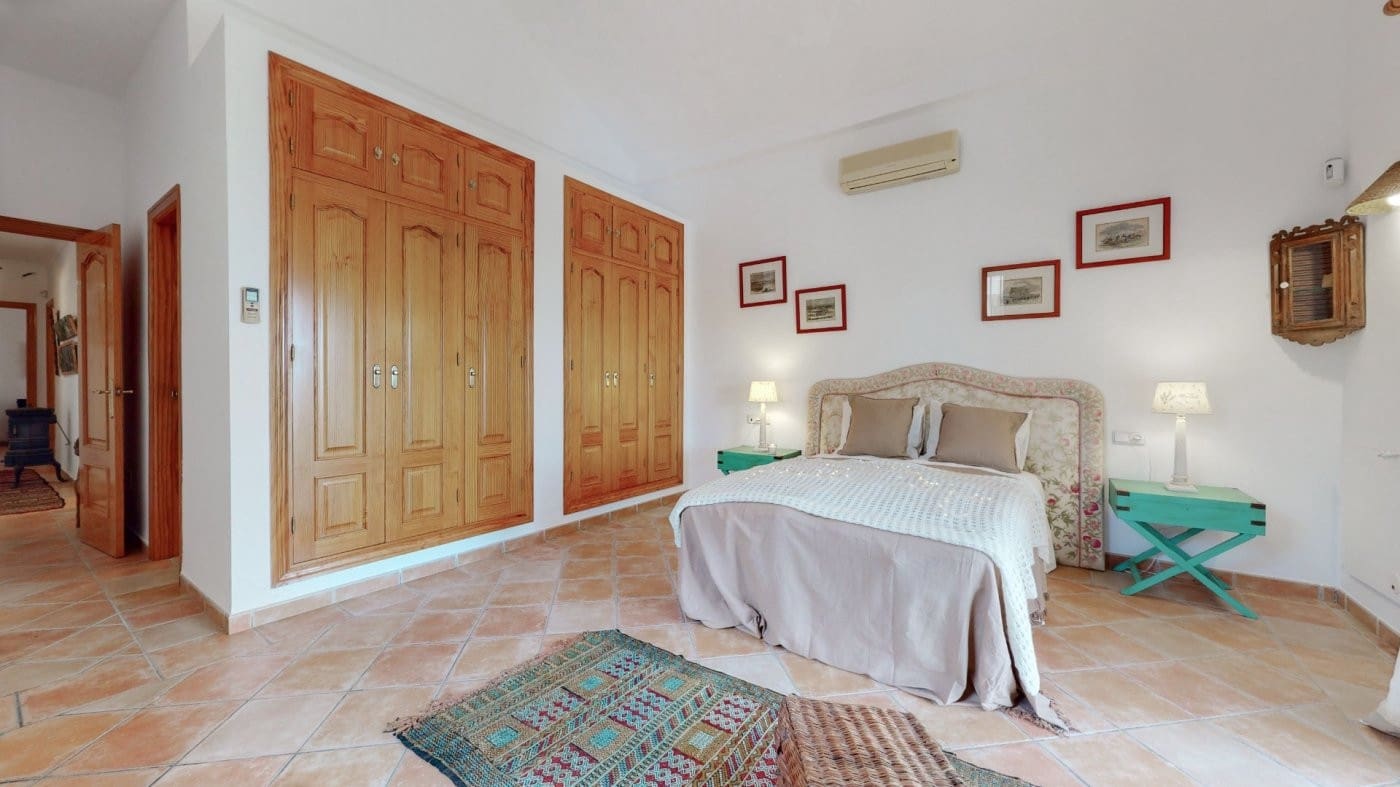 6 quarto Moradia para venda em San Martin del Tesorillo com piscina garagem - 1 900 000 € (Ref: 9027368)