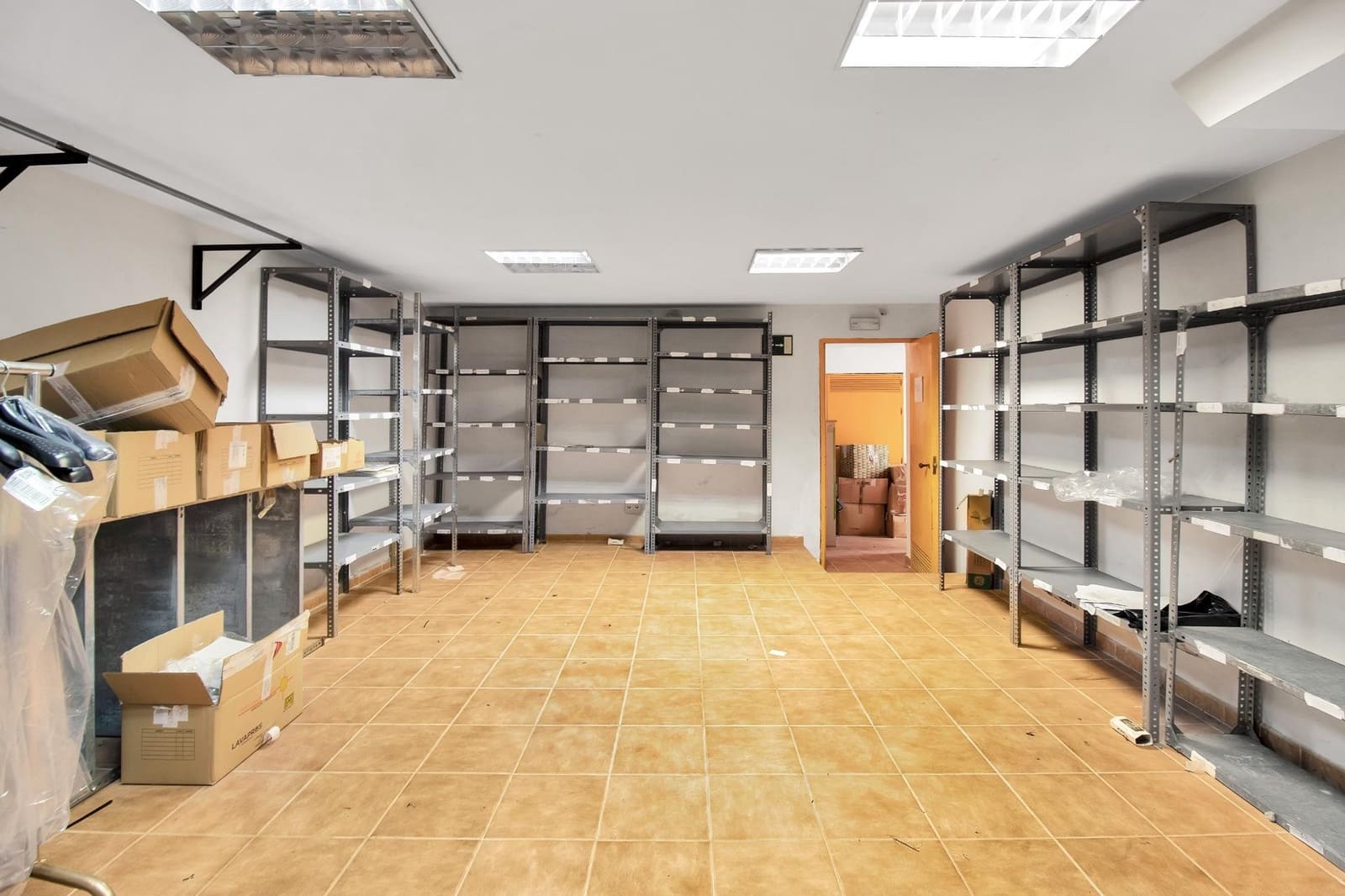 Villa for sale in Marbella with garage - € 1,300,000 (Ref: 9027371)