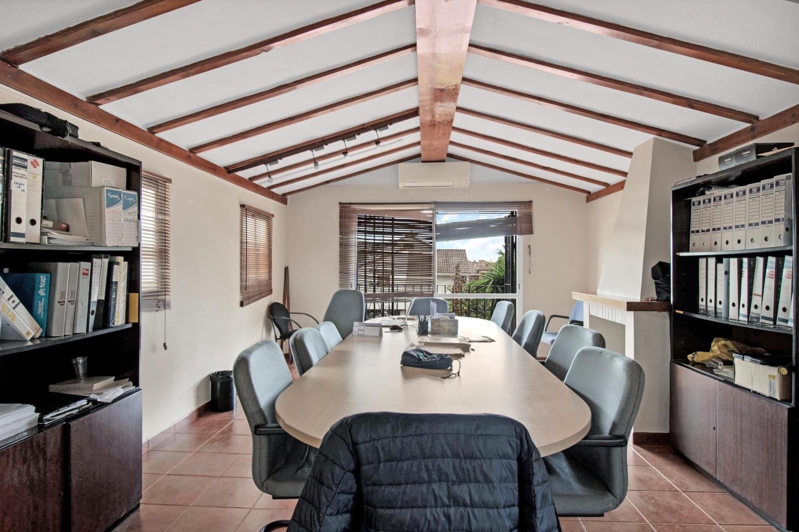 Villa for sale in Marbella with garage - € 1,300,000 (Ref: 9027371)