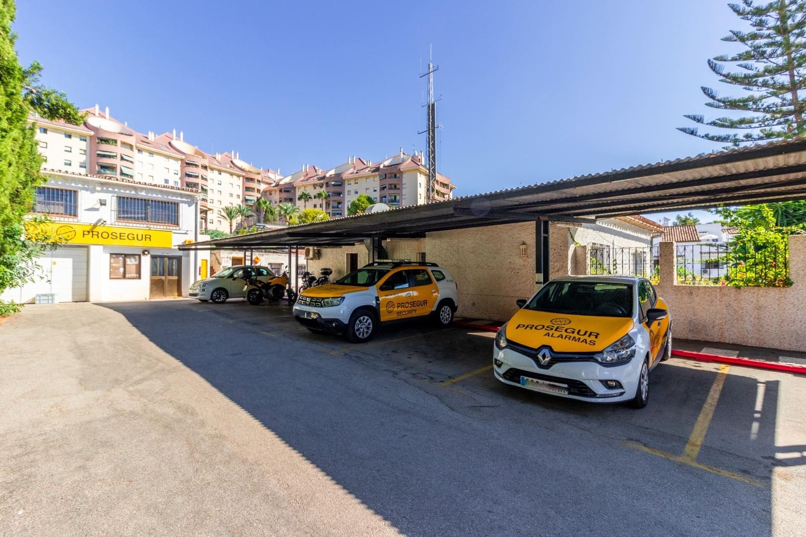 Villa for sale in Marbella with garage - € 1,300,000 (Ref: 9027371)