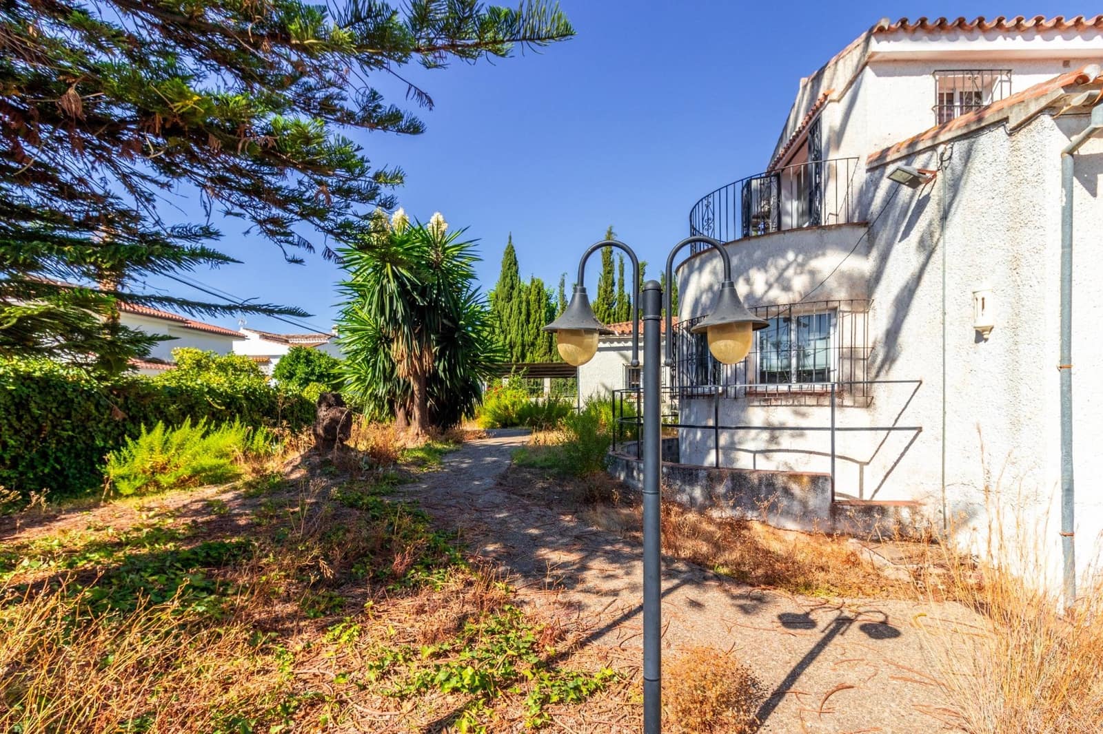 Villa for sale in Marbella with garage - € 1,300,000 (Ref: 9027371)
