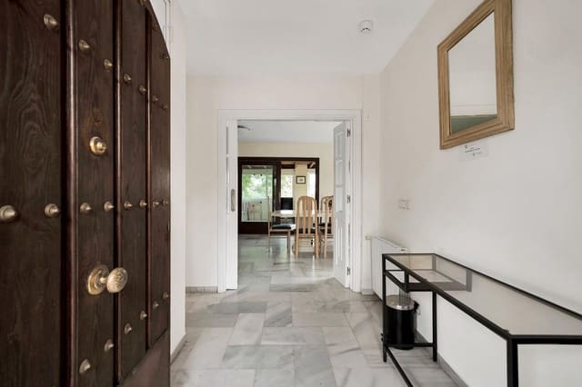 5 soverom Villa til salgs i Marbella med svømmebasseng garasje - € 1 195 000 (Ref: 9027375)