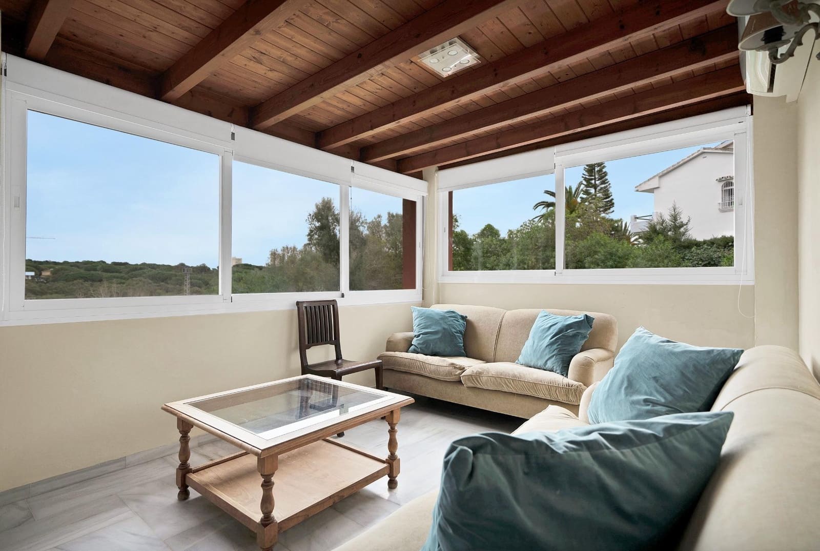 5 bedroom Villa for sale in Marbella with pool garage - € 1,195,000 (Ref: 9027375)