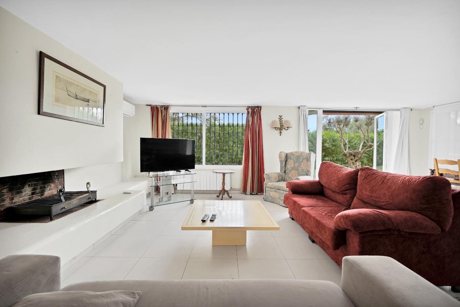 5 bedroom Villa for sale in Marbella with pool garage - € 1,195,000 (Ref: 9027375)