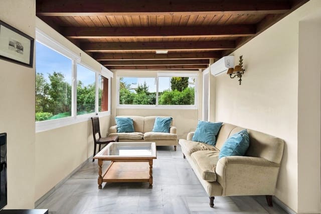 5 soverom Villa til salgs i Marbella med svømmebasseng garasje - € 1 195 000 (Ref: 9027375)