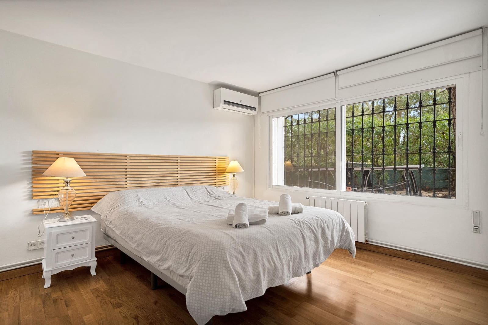 5 bedroom Villa for sale in Marbella with pool garage - € 1,195,000 (Ref: 9027375)