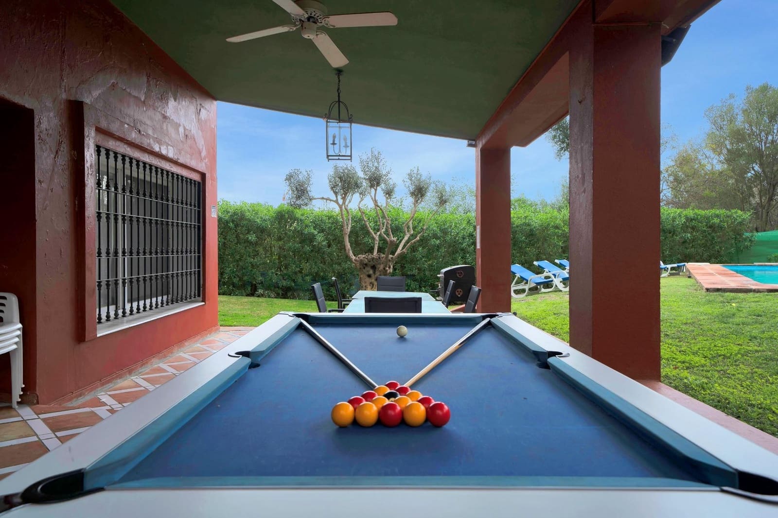 5 bedroom Villa for sale in Marbella with pool garage - € 1,195,000 (Ref: 9027375)