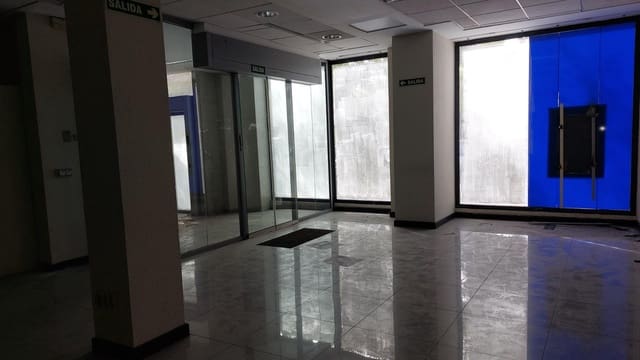 Kaupallinen vuokrattavana paikassa Marbella - 5 500 € (Ref: 9035765)