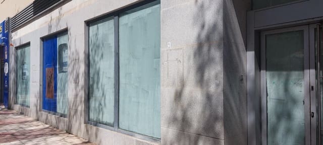 Erhverv til leje i Marbella - € 5.500 (Ref: 9035765)