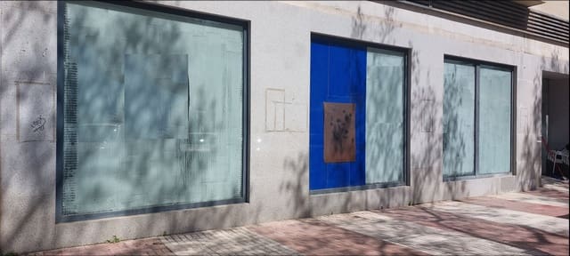 Erhverv til leje i Marbella - € 5.500 (Ref: 9035765)