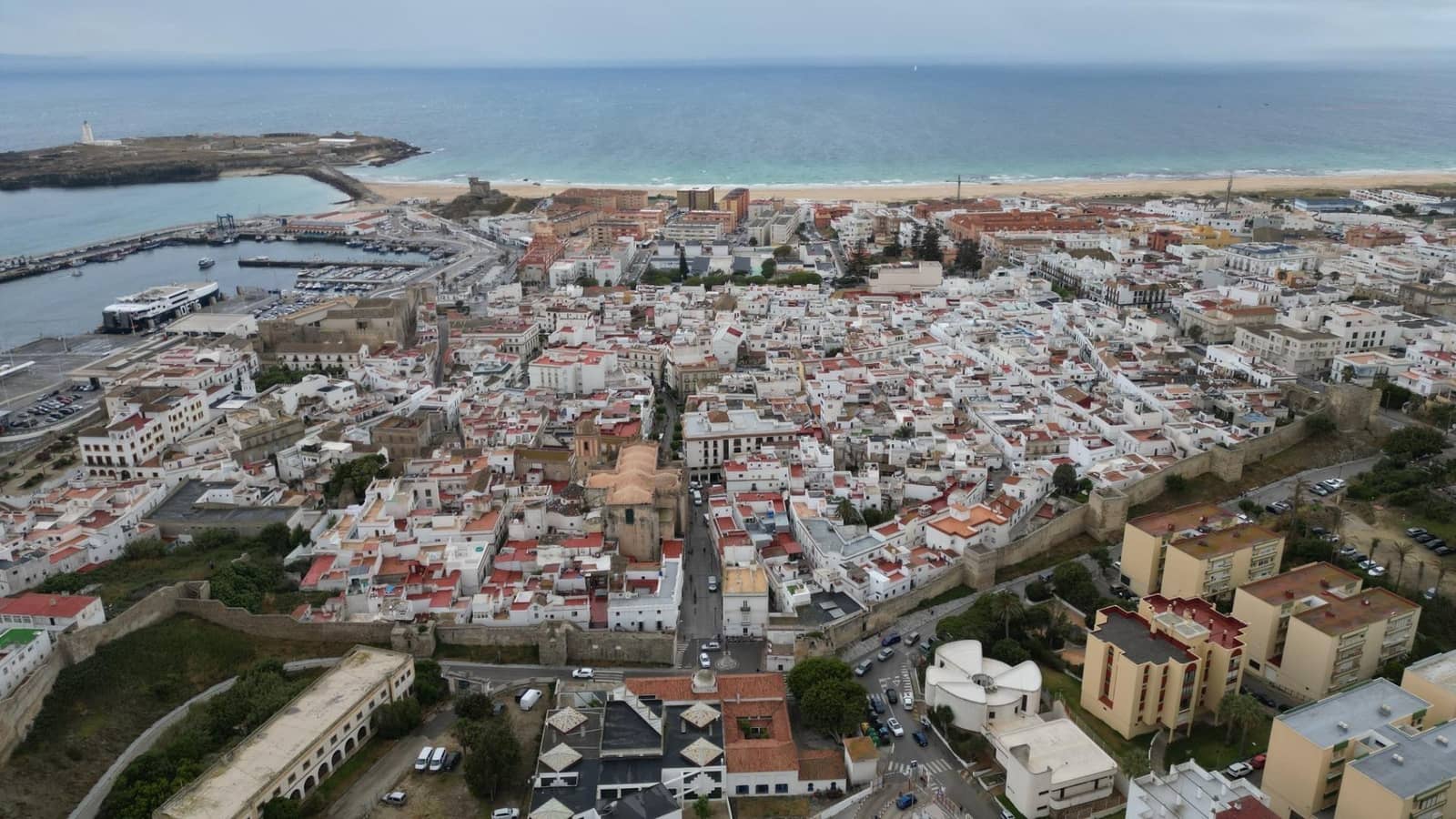 9 soveværelse Byhus til salg i Tarifa med garage - € 1.880.000 (Ref: 9041259)