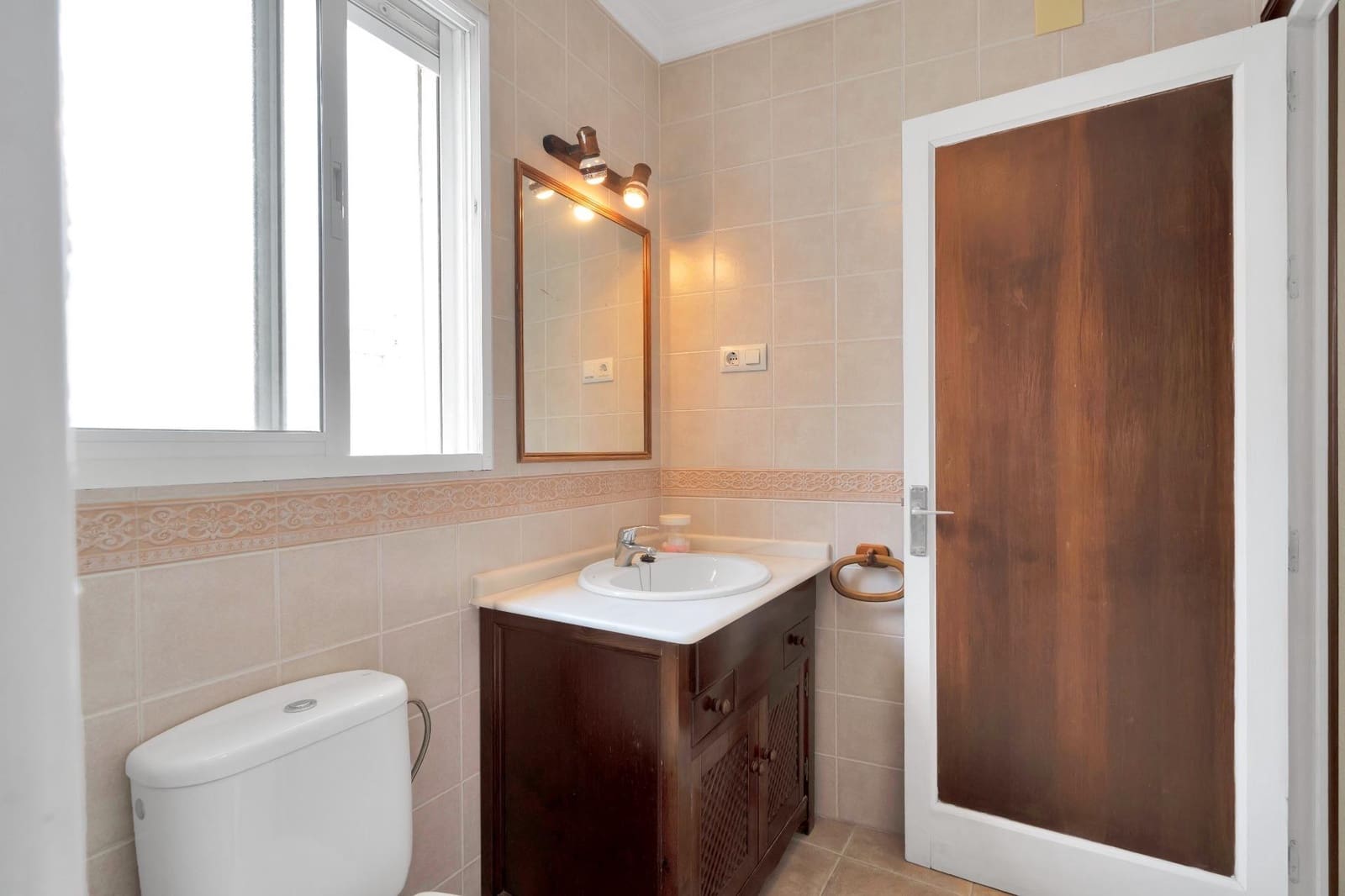 9 soveværelse Byhus til salg i Tarifa med garage - € 1.880.000 (Ref: 9041259)