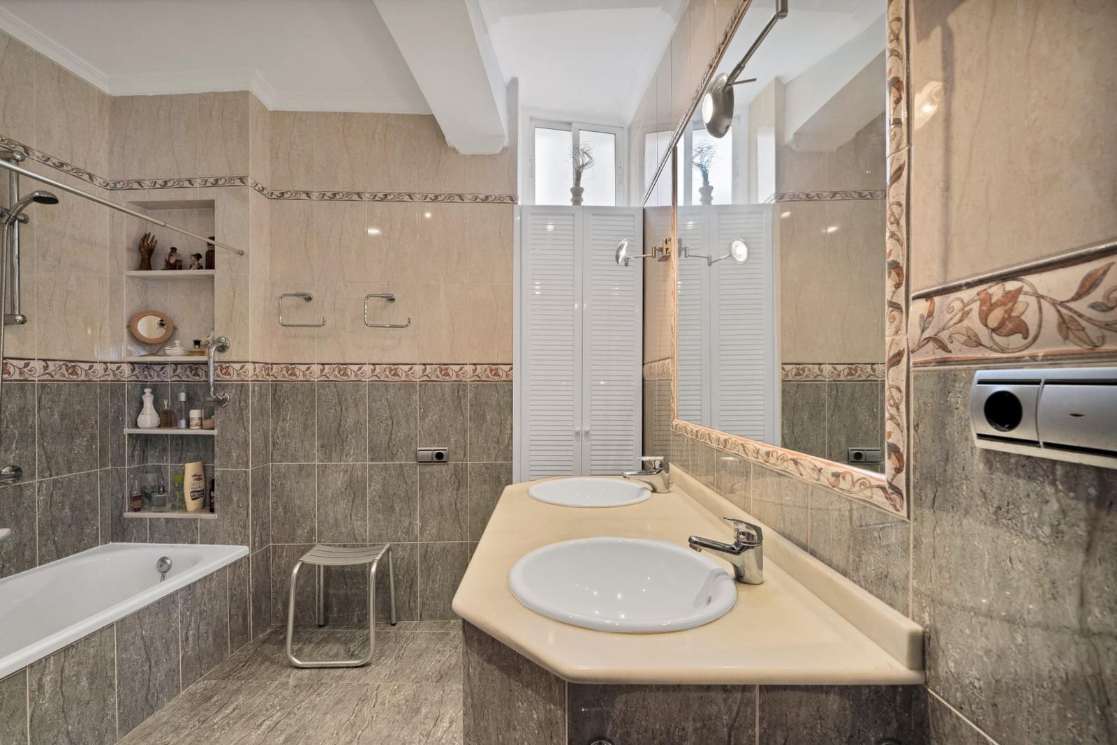 9 soveværelse Byhus til salg i Tarifa med garage - € 1.880.000 (Ref: 9041259)