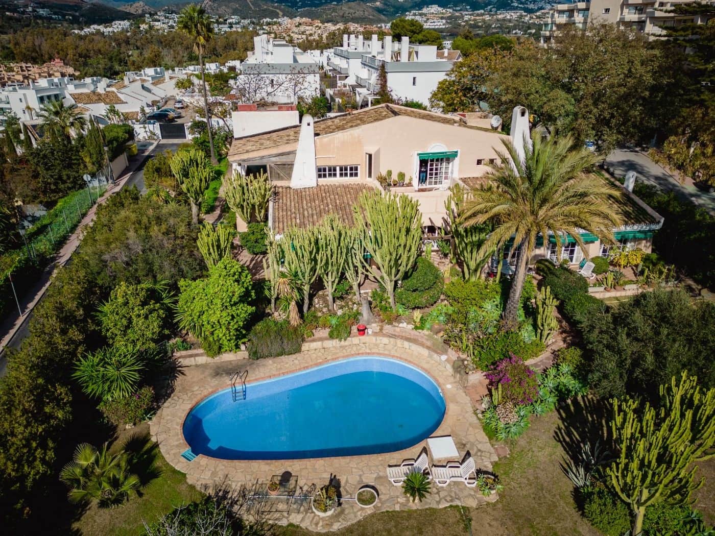7 chambre Villa/Maison à vendre à Estepona avec piscine garage - 2 650 000 € (Ref: 9046235)