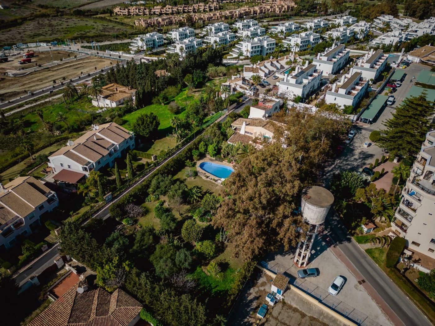 7 makuuhuone Huvila myytävänä paikassa Estepona mukana uima-altaan 
autotalli - 2 650 000 € (Ref: 9046235)