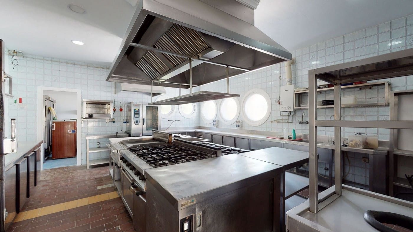 Virksomhed til salg i El Paraiso - € 1.195.000 (Ref: 9046237)