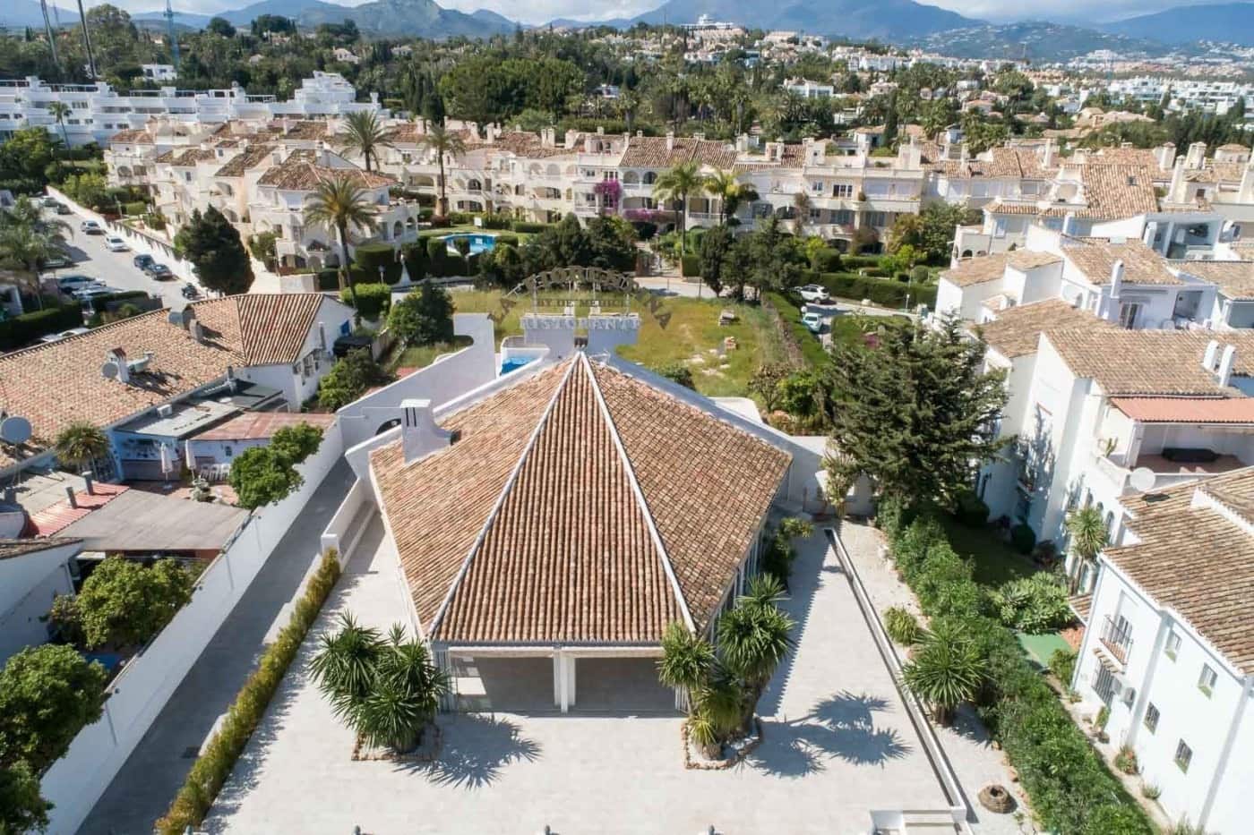 Virksomhed til salg i El Paraiso - € 1.195.000 (Ref: 9046237)