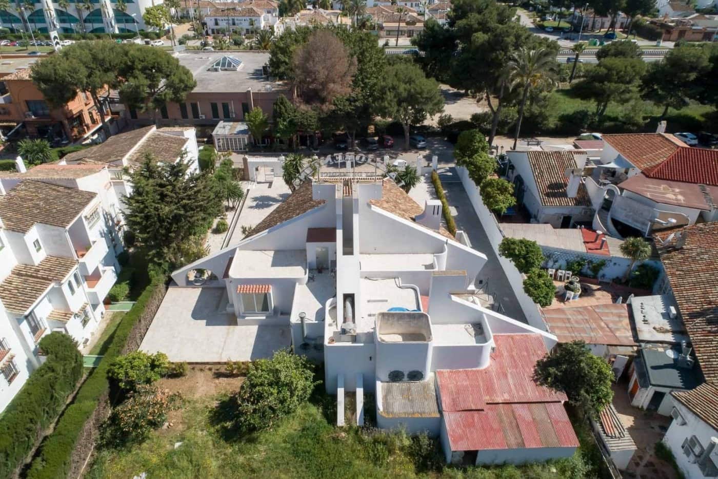 Virksomhed til salg i El Paraiso - € 1.195.000 (Ref: 9046237)