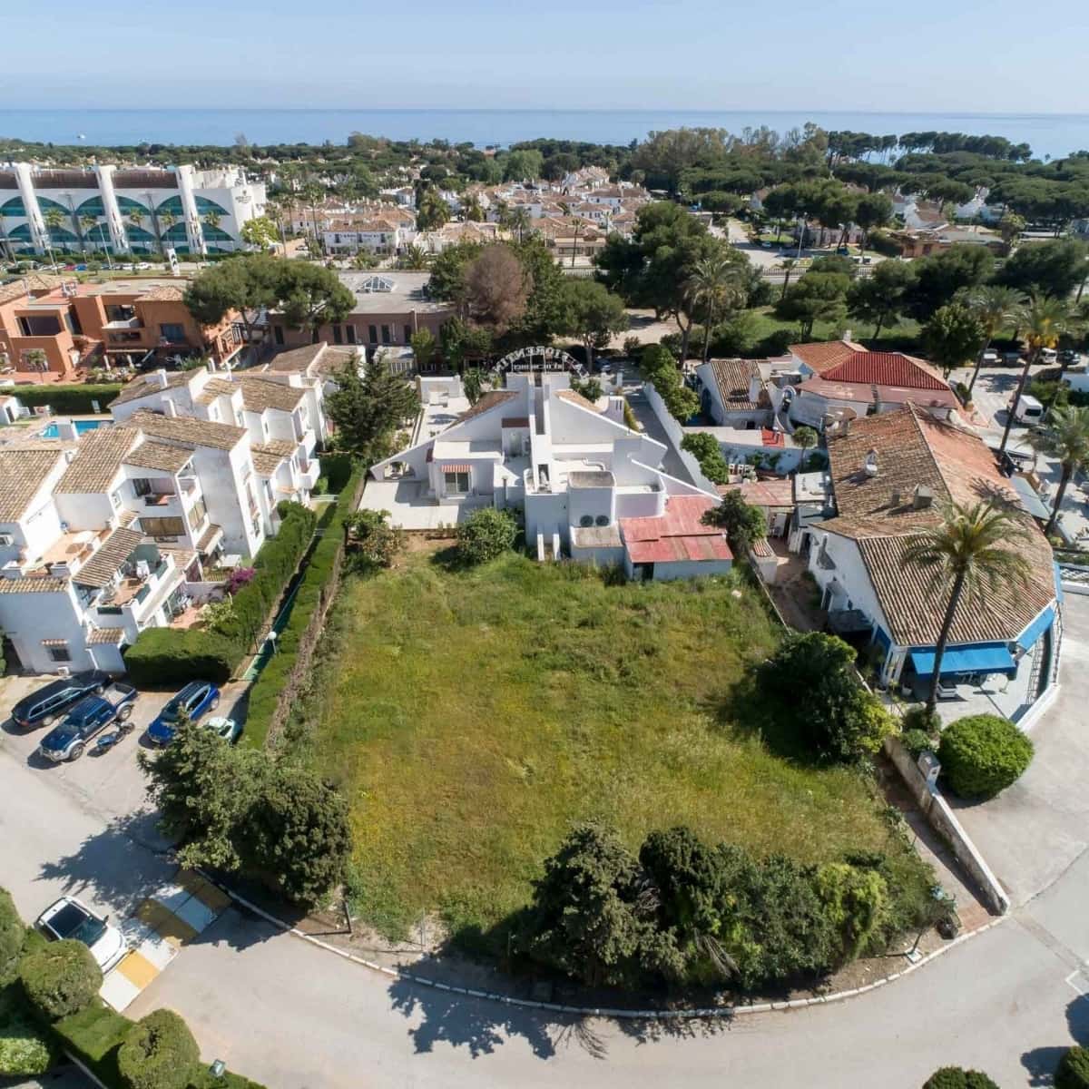 Virksomhed til salg i El Paraiso - € 1.195.000 (Ref: 9046237)