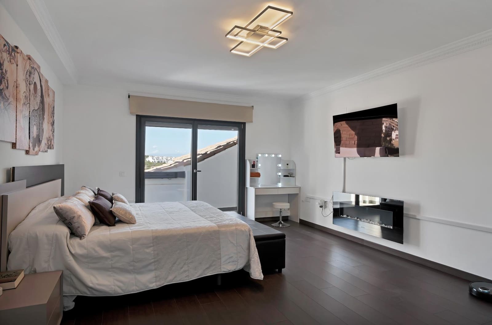 5 soveværelse Villa til salg i La Alcaidesa med swimmingpool garage - € 760.000 (Ref: 9046240)