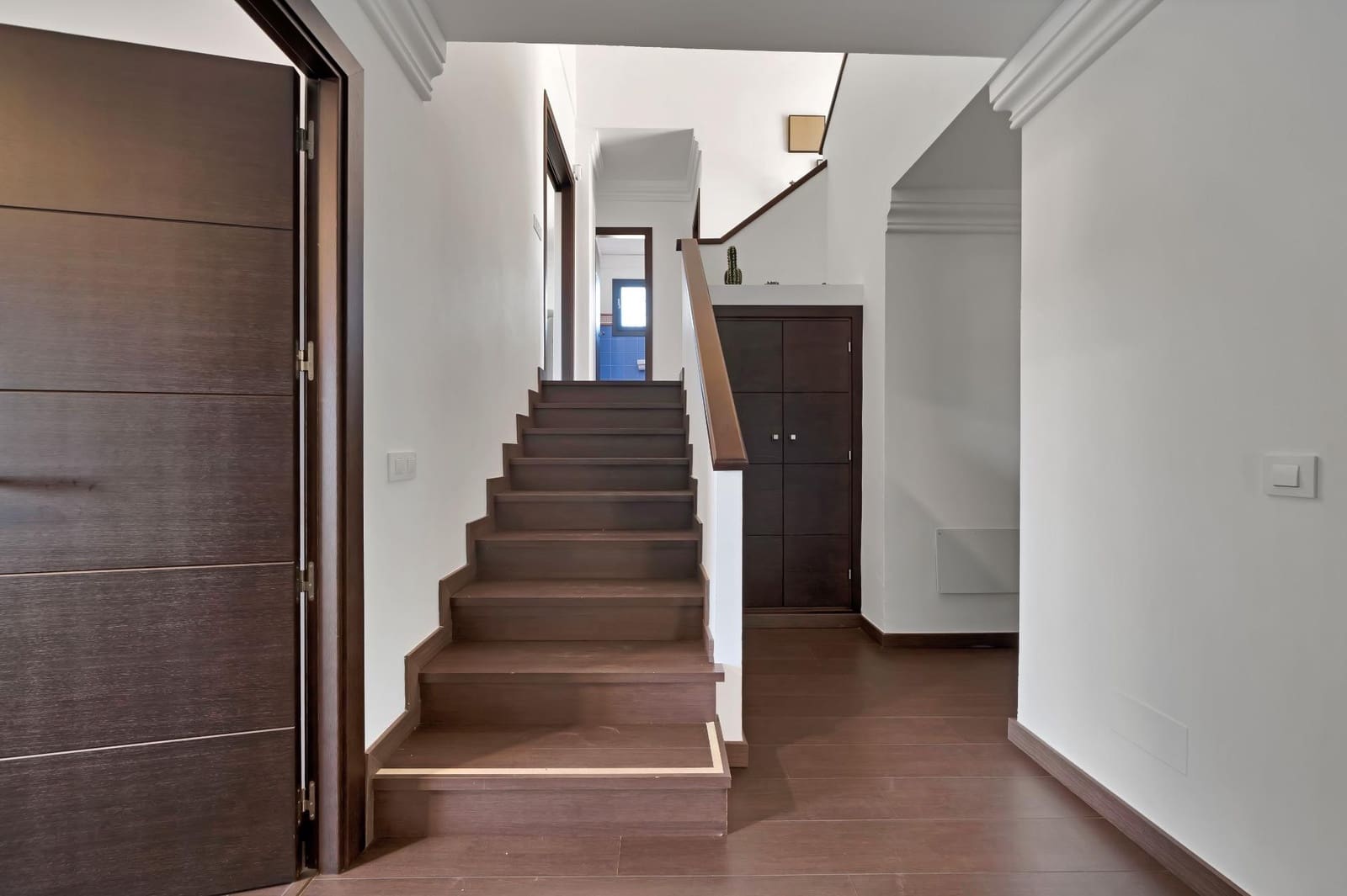 5 soveværelse Villa til salg i La Alcaidesa med swimmingpool garage - € 760.000 (Ref: 9046240)