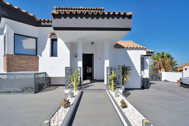 Chalet de 5 habitaciones en La Alcaidesa en venta con piscina garaje - 760.000 € (Ref: 9046240)