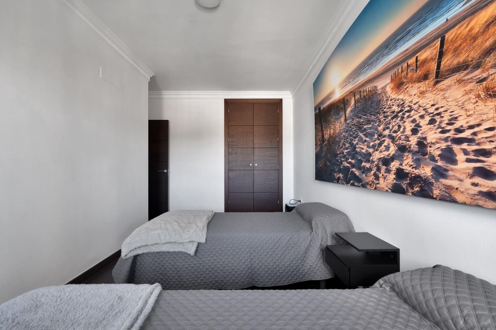 5 soveværelse Villa til salg i La Alcaidesa med swimmingpool garage - € 760.000 (Ref: 9046240)