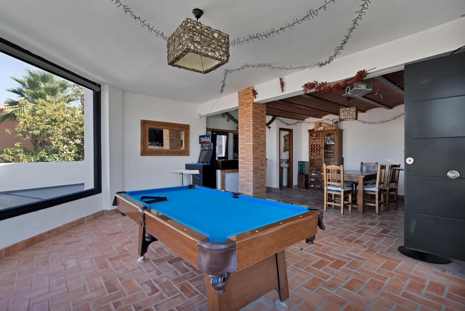 5 soveværelse Villa til salg i La Alcaidesa med swimmingpool garage - € 760.000 (Ref: 9046240)