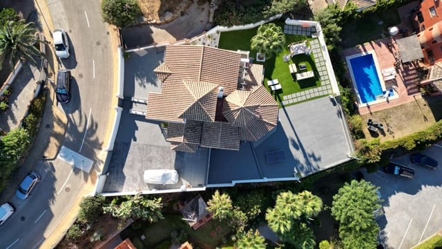 5 slaapkamer Villa te koop in La Alcaidesa met zwembad garage - € 759.000 (Ref: 9046240)