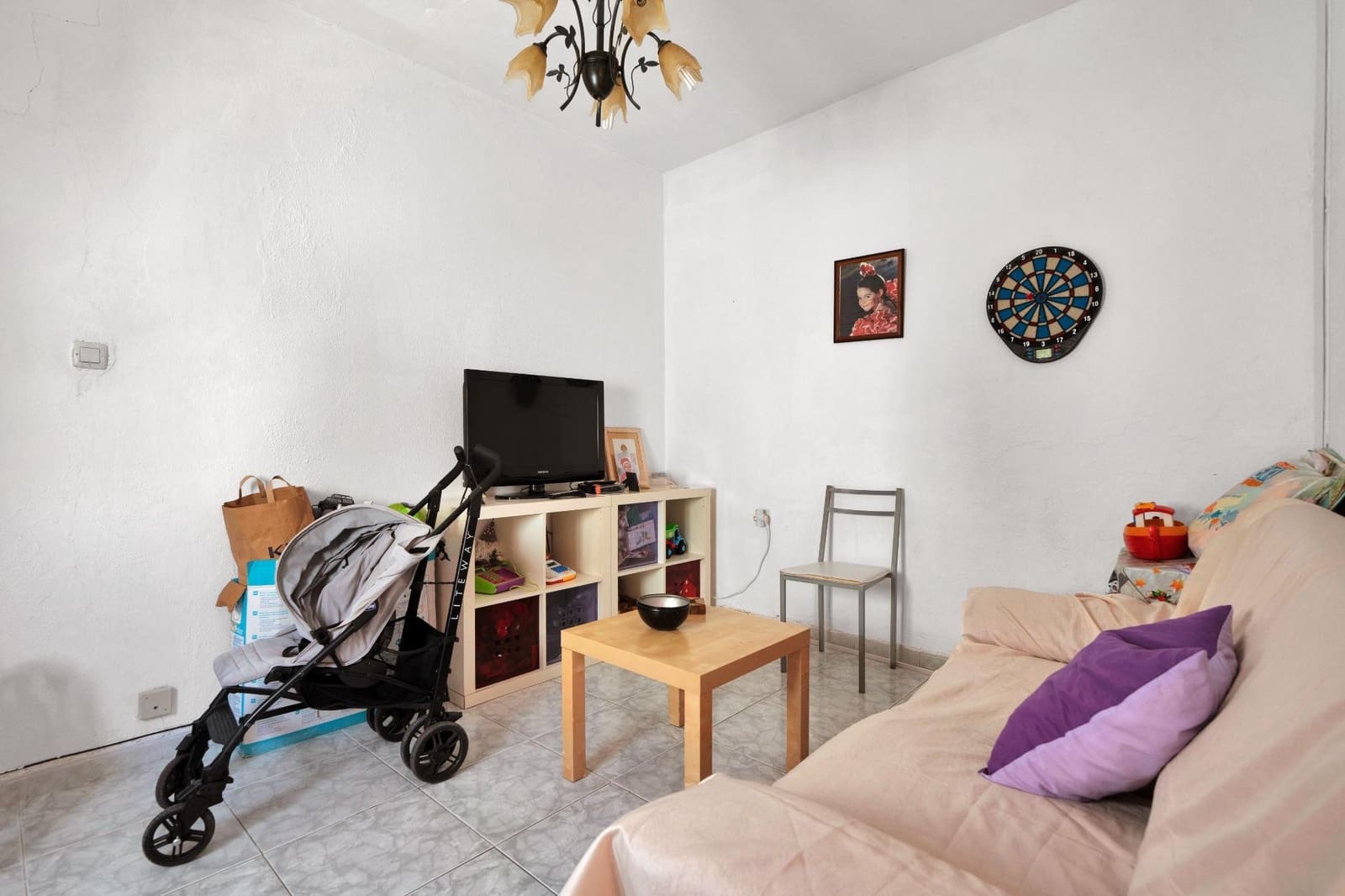 5 makuuhuone Huvila myytävänä paikassa La Linea de la Concepcion mukana 
autotalli - 425 000 € (Ref: 9046243)